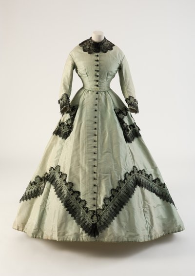 Light green silk dress with applied machine-made lace, 1860s by Unbekannt Unbekannt